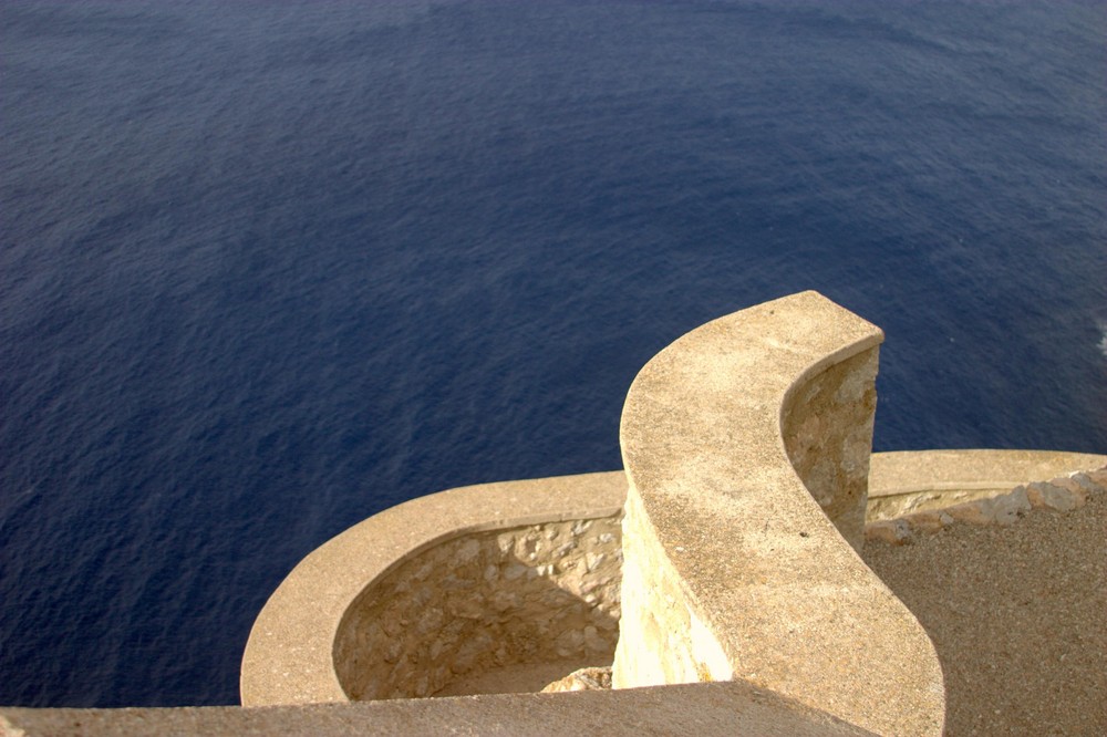 Treppe hinab zum Meer, .....