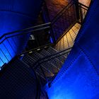 Treppe im blauen Raum