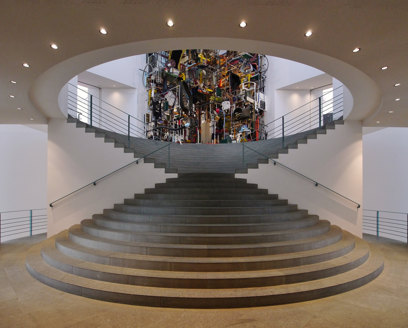 Treppe im Kunstmuseum Bonn