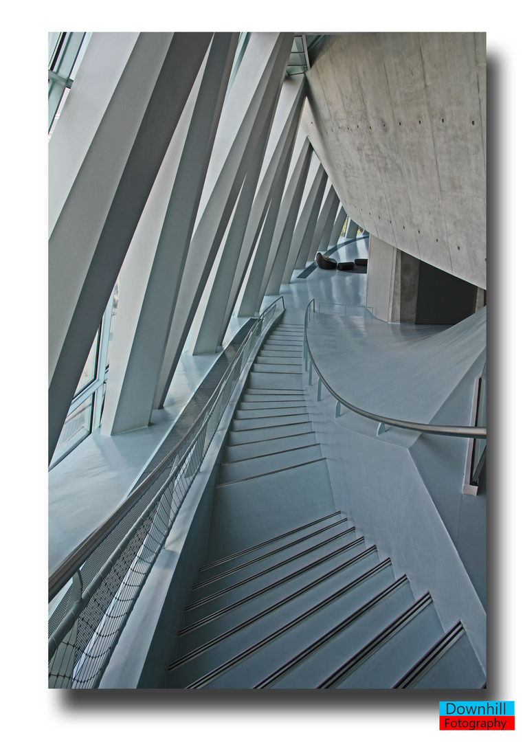 Treppe im Mercedes-Benz-Museum