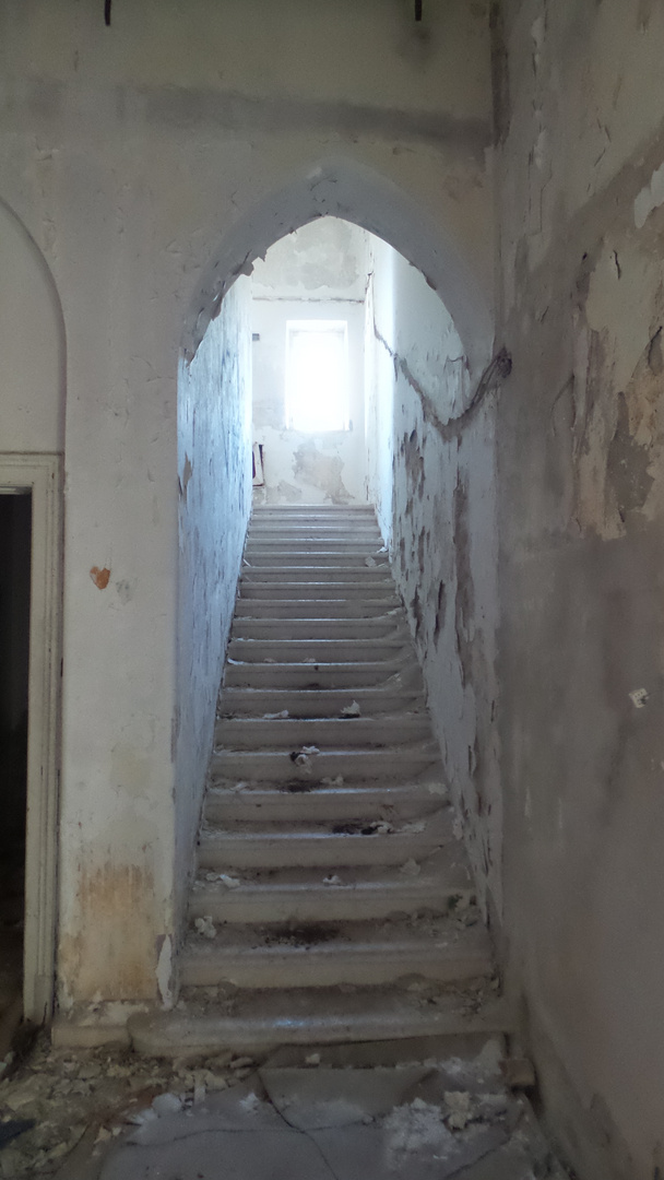 Treppe im verfallenen Haus