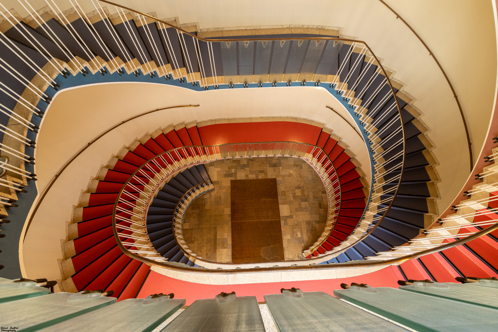 Treppe im Wuppertaler Opernhaus.