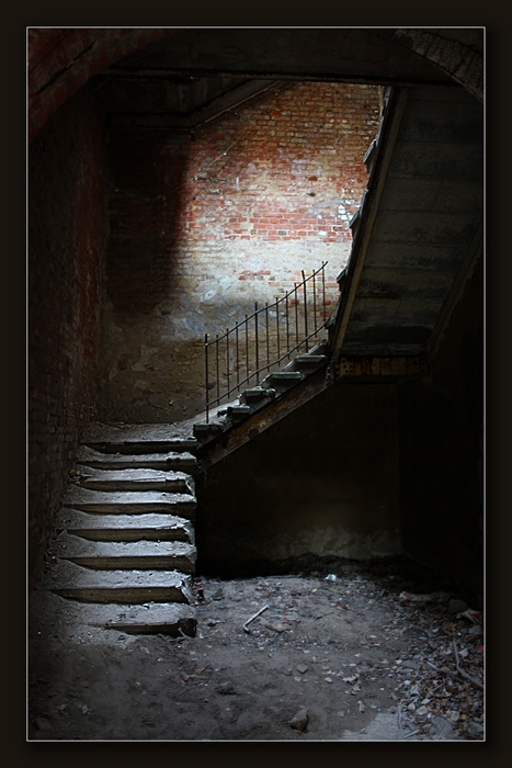 Treppe in den "Beelitz Heilstätten"