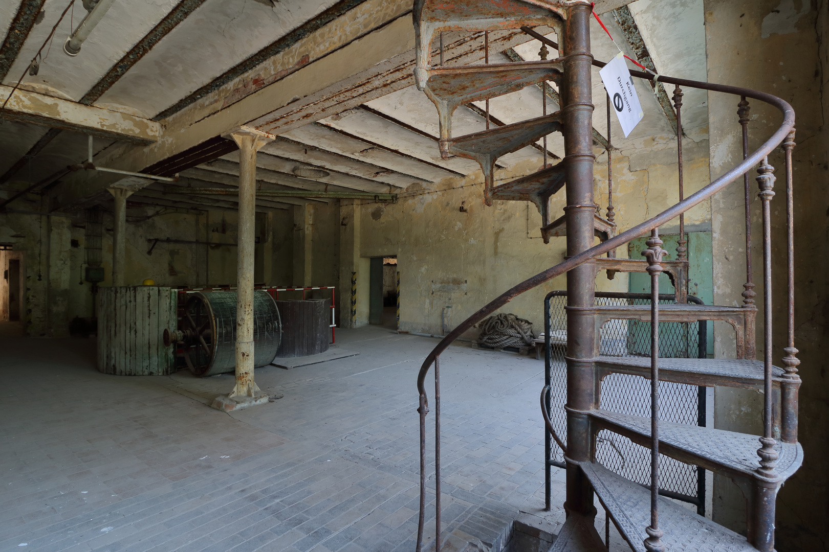 Treppe in der alten Papierfabrik