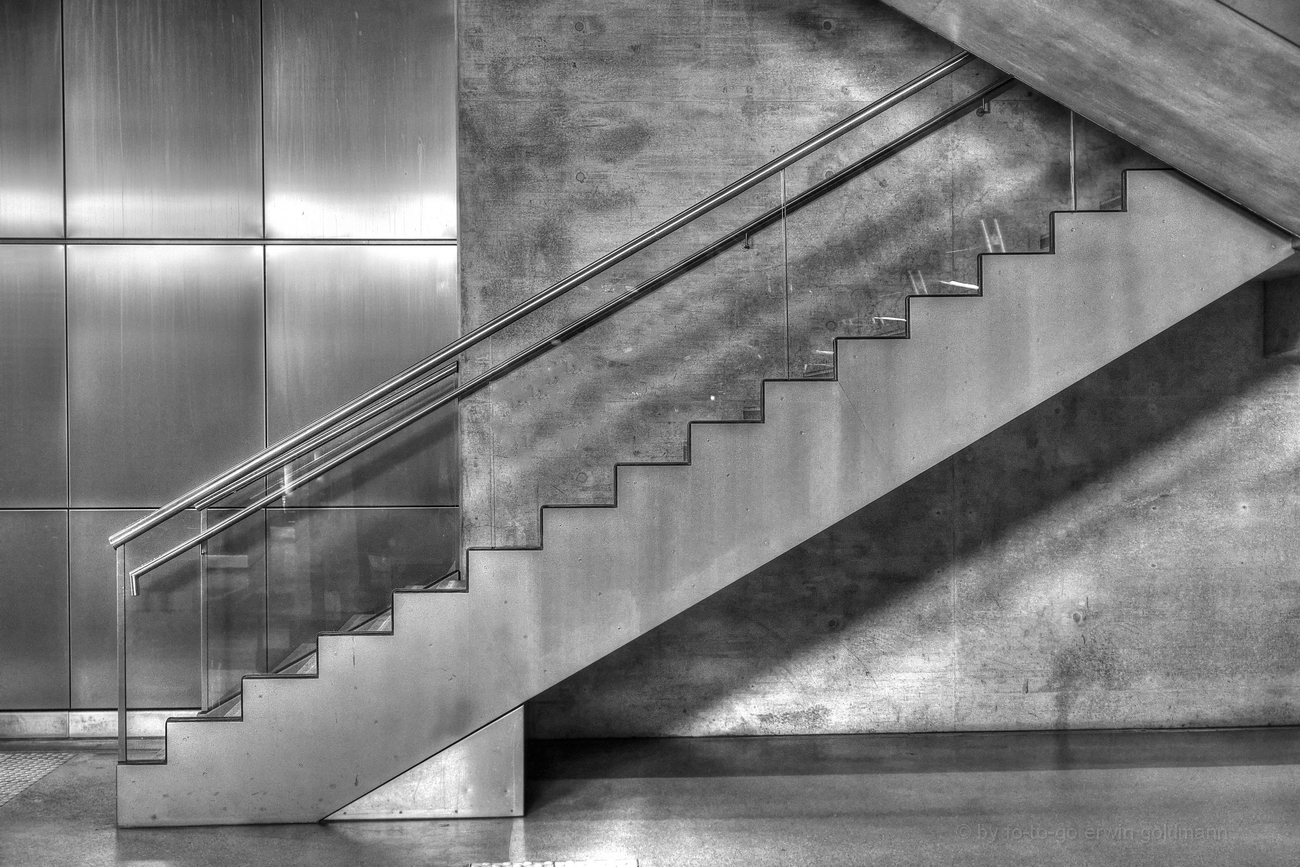 Treppe in der U-Bahn Köln Heumarkt