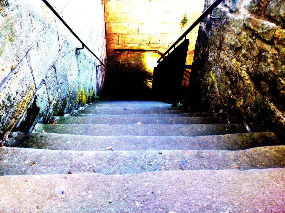 ~ Treppe in die Unterwelt ~ *-*