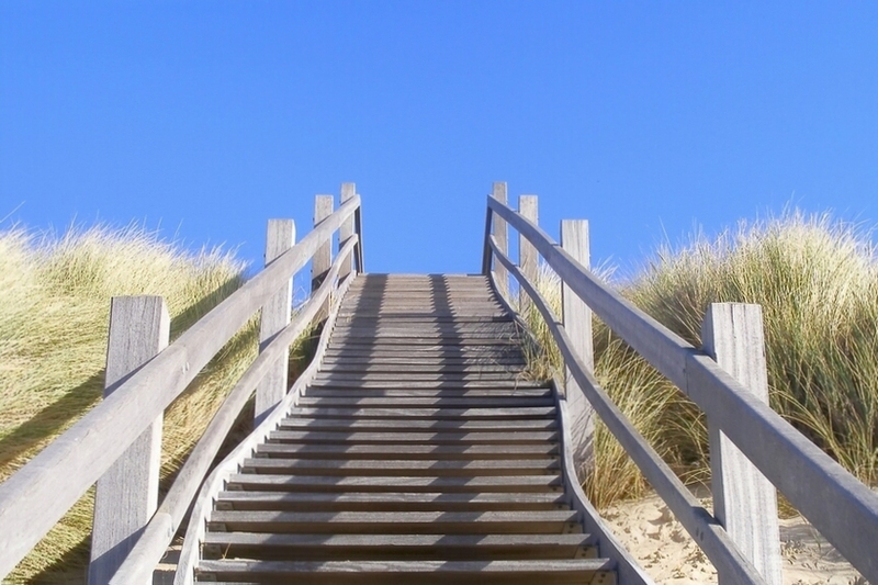 Treppe ins Blaue