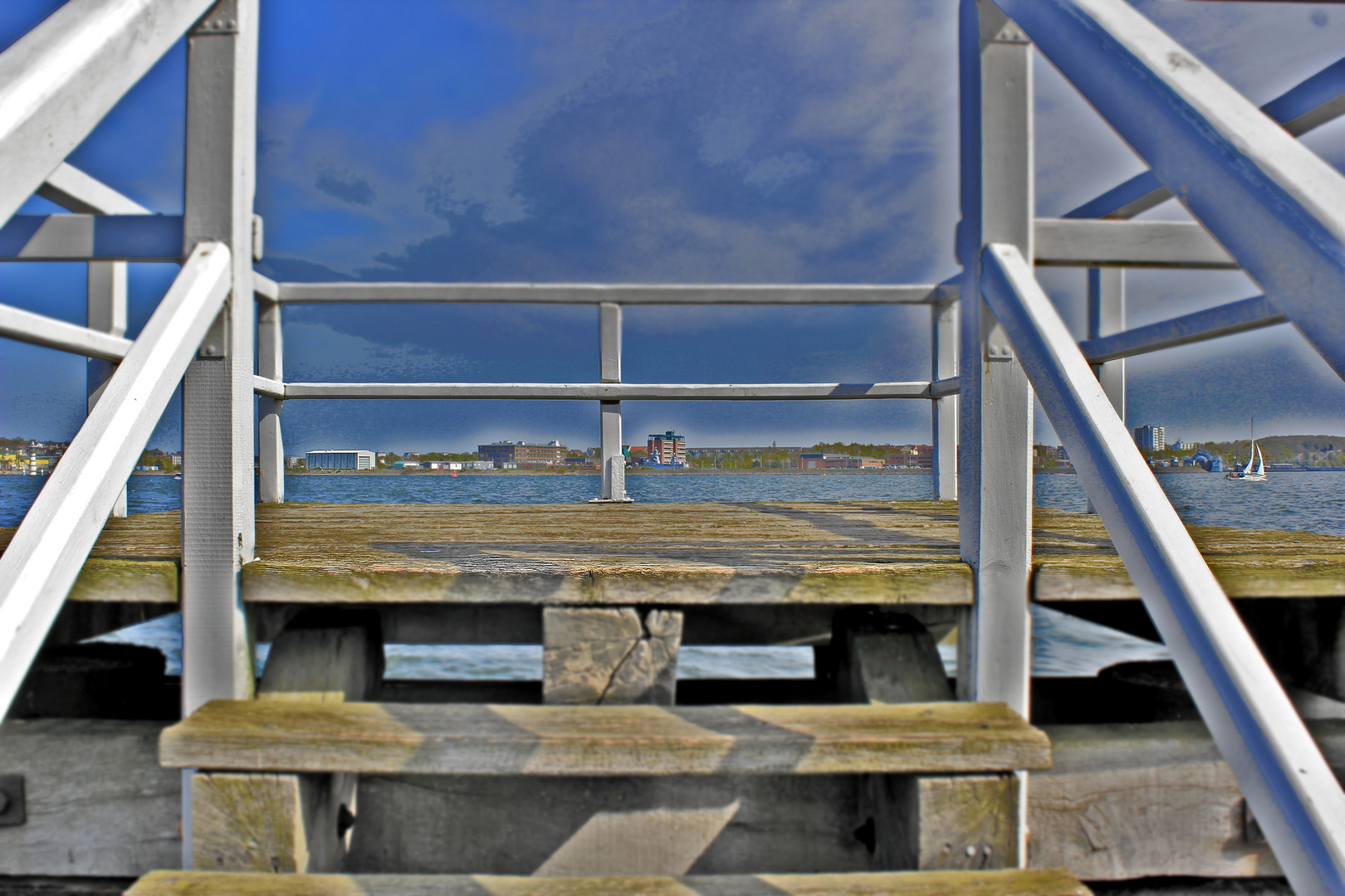 Treppe ins Blaue