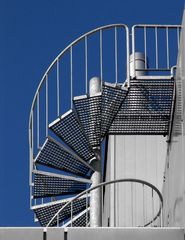 Treppe ins Blaue