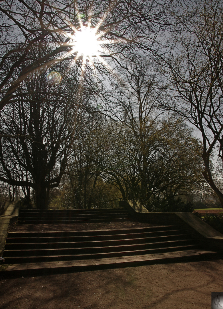 Treppe ins Sonnenlicht