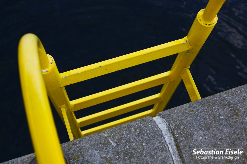 Treppe ins Wasser