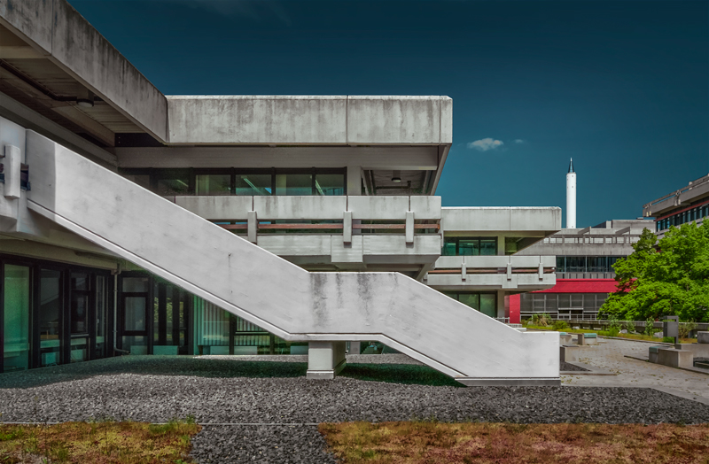 Treppe mit Fallturm