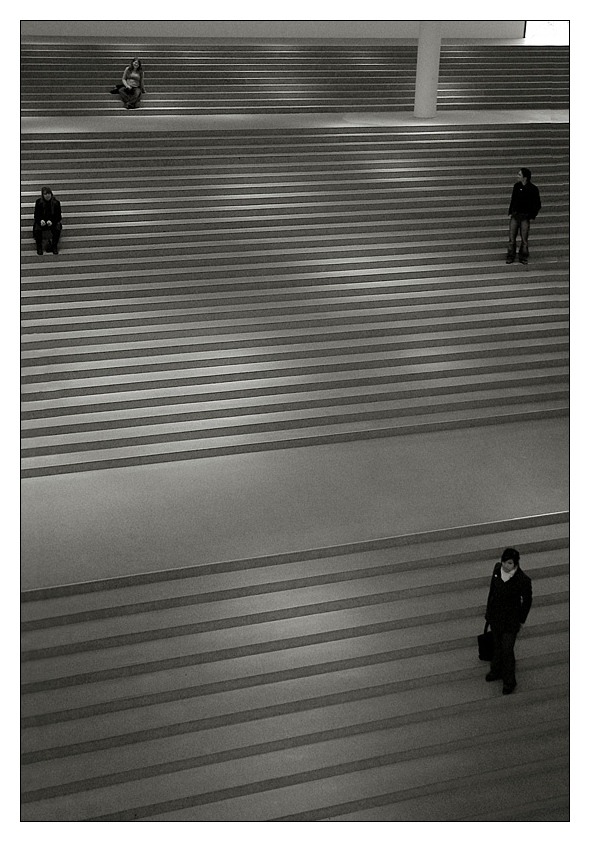 Treppe mit fünf Leuten