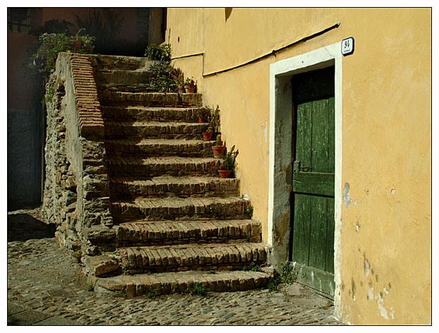 Treppe mit Tür