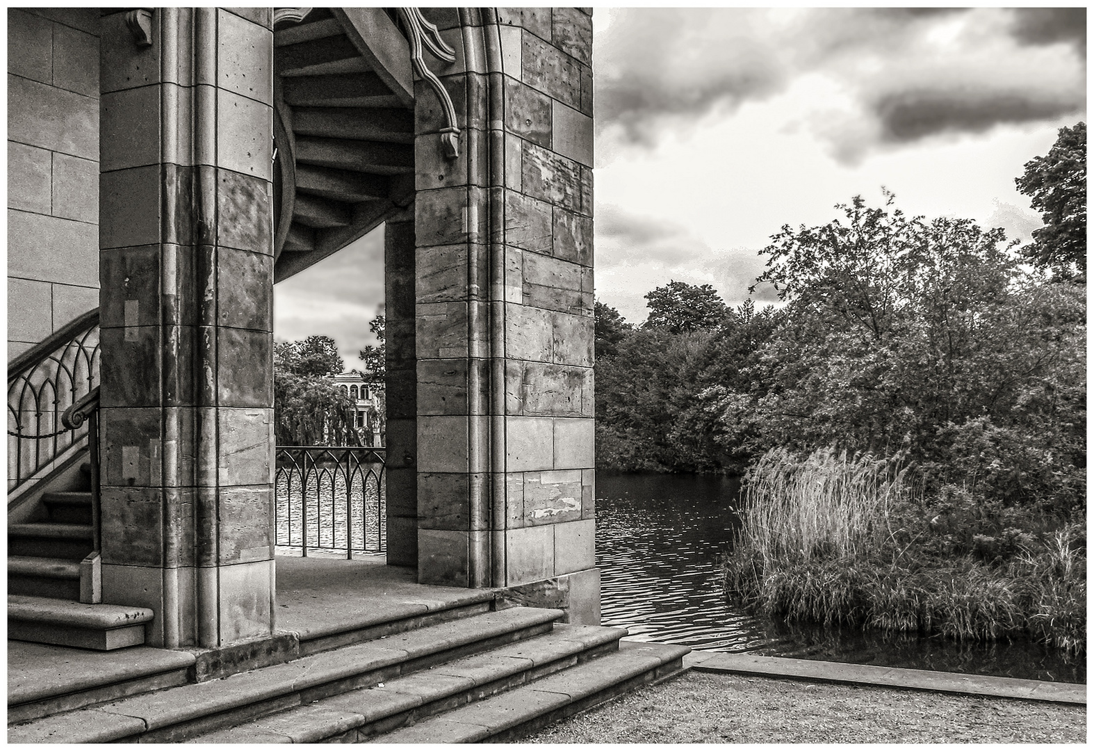 Treppe mit Wolken