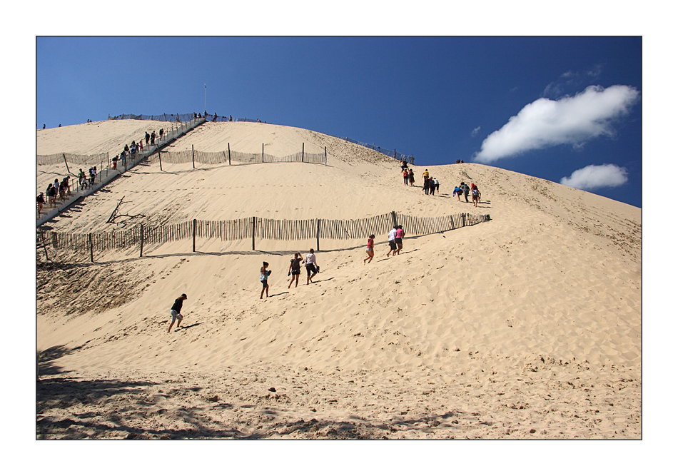 Treppe oder Aufstieg im weichen Sand?