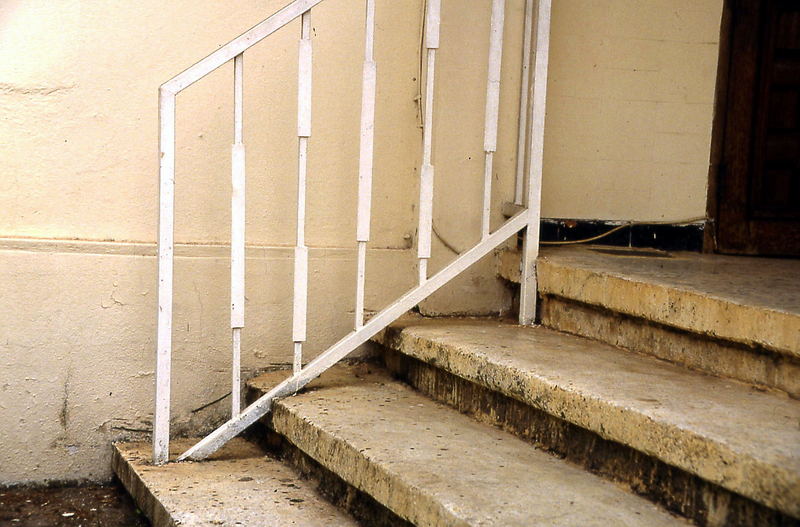 Treppe oder Geländer, was war zuerst da?