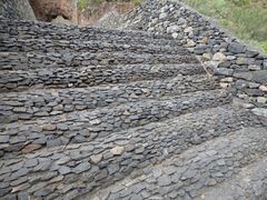 Treppe und Mauer