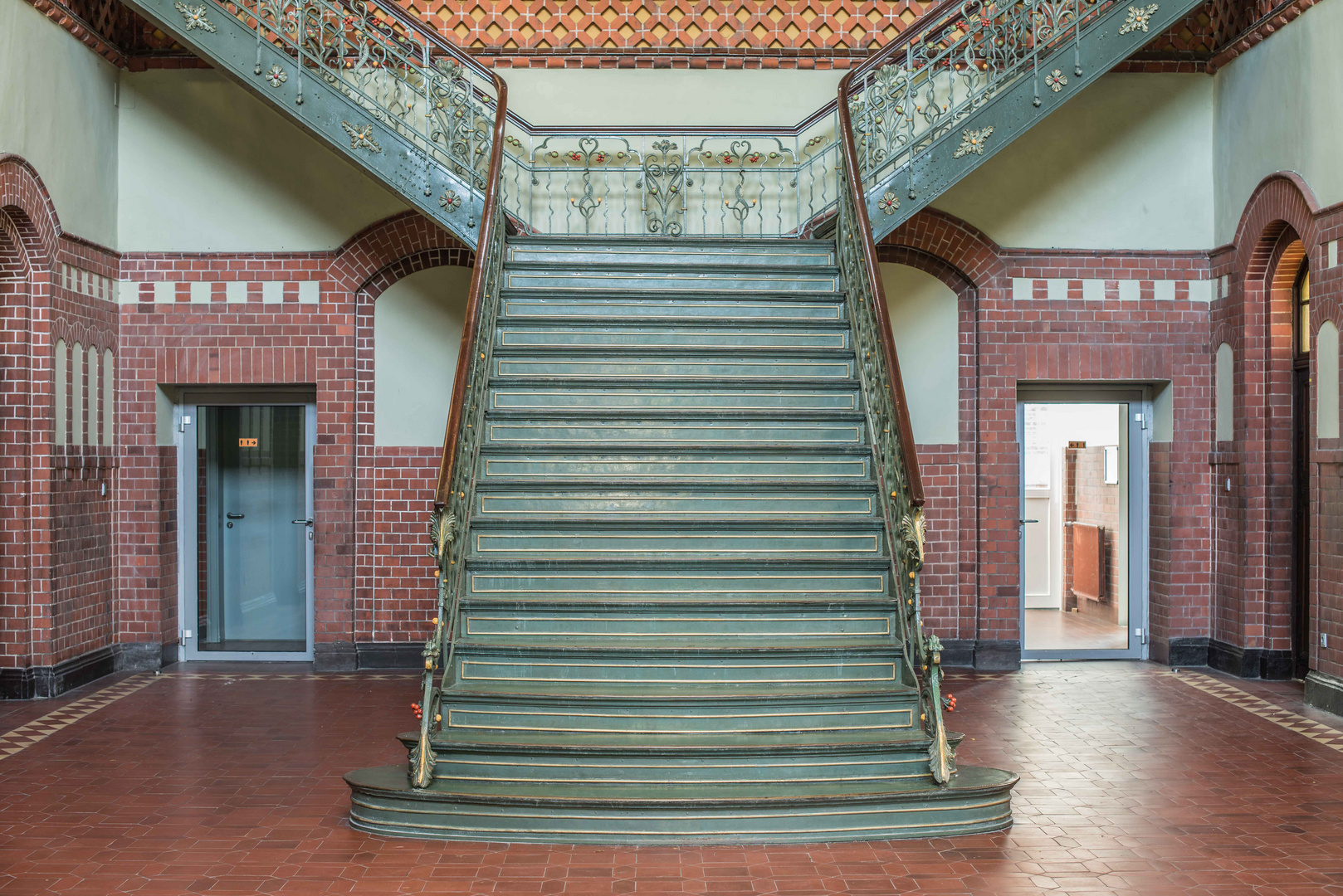 Treppe Zeche Zollern farbig