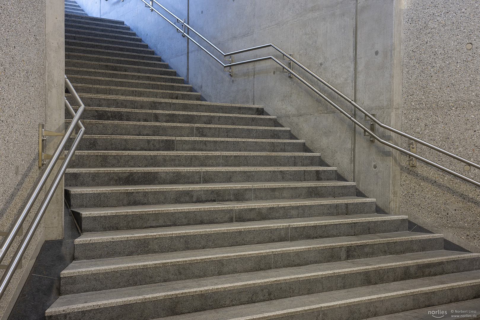 Treppe zum Gleis