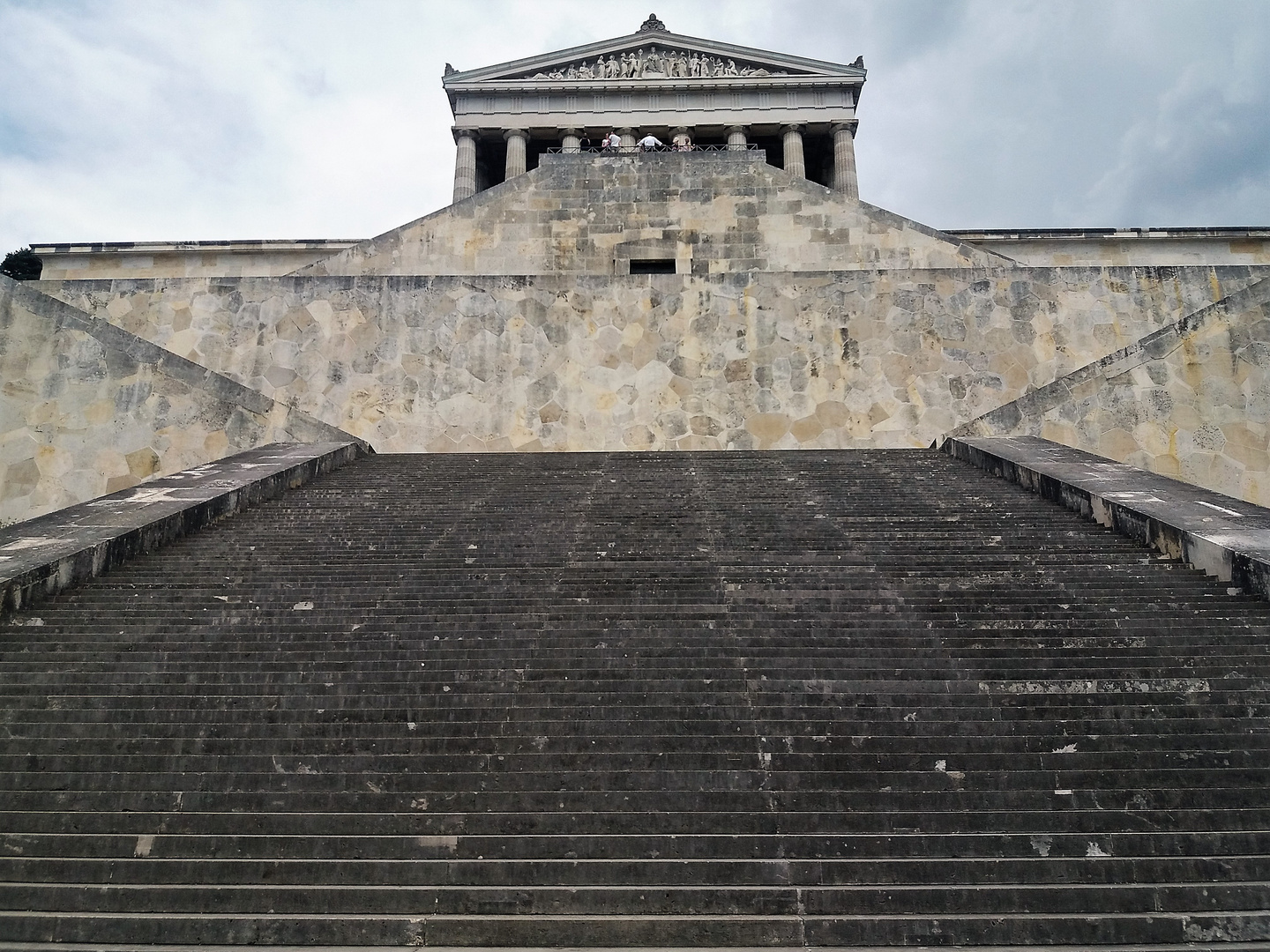 Treppe zum Tempel Walhalla J5-18