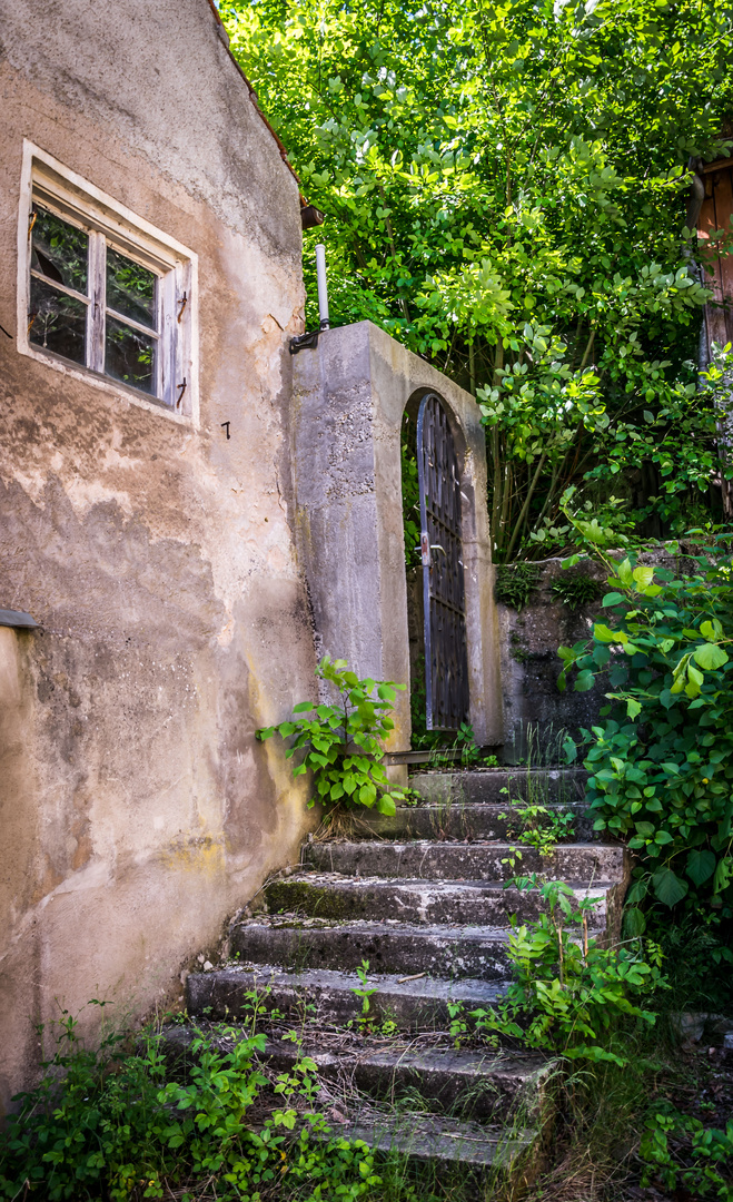 Treppe zum Tor