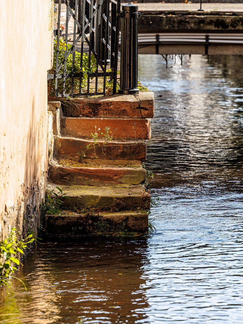 Treppe zum Wasser