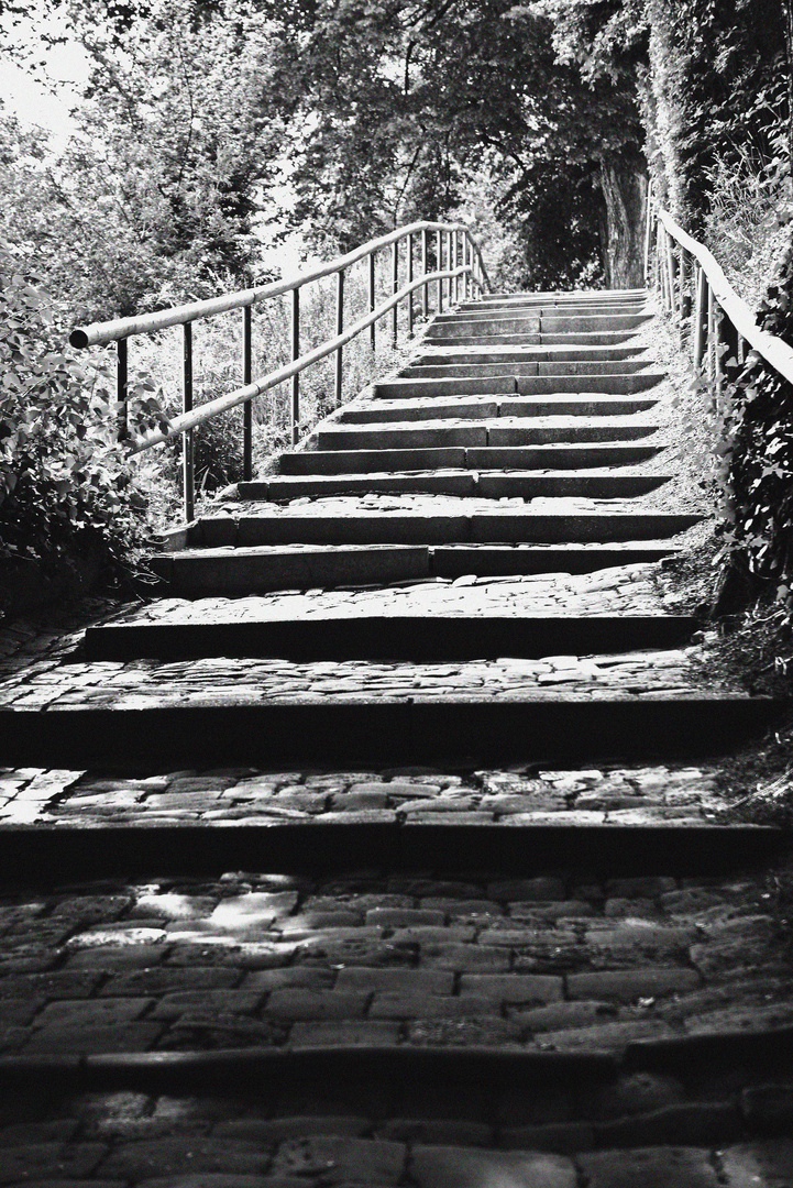 Treppe zur Felsenkapelle St. Salvator