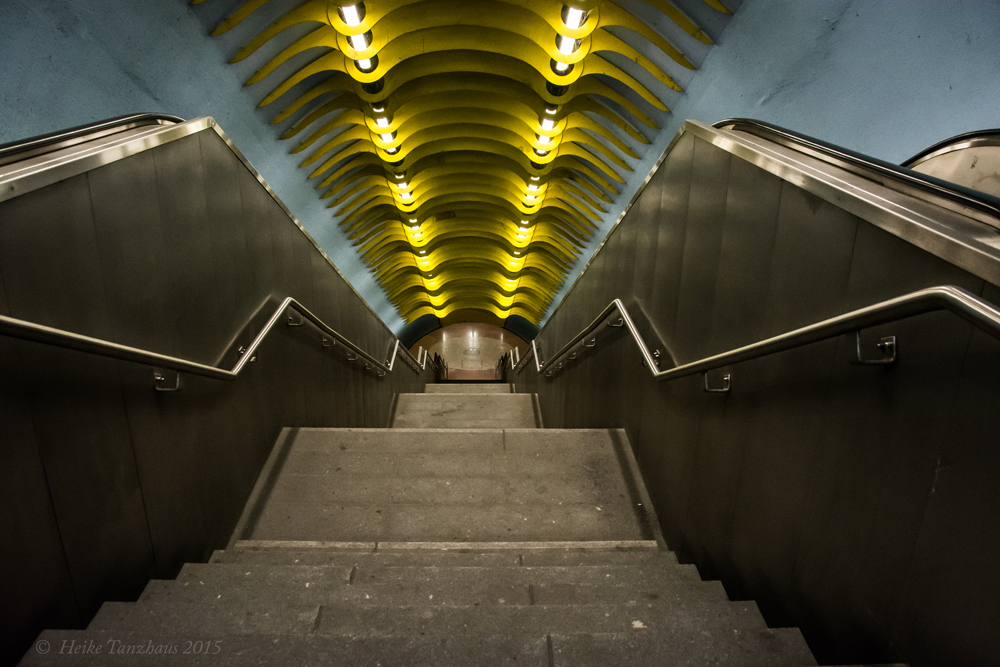 Treppe zur Mülheimer U-Bahn