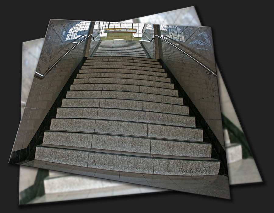 Treppe zur U-Bahn Warschauer Straße (Berlin)