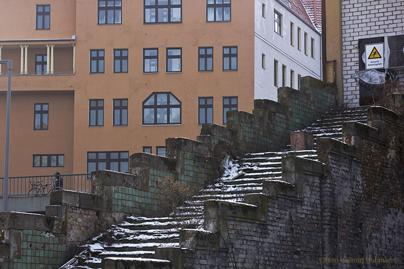 TREPPE ZUR VERGANGENHEIT