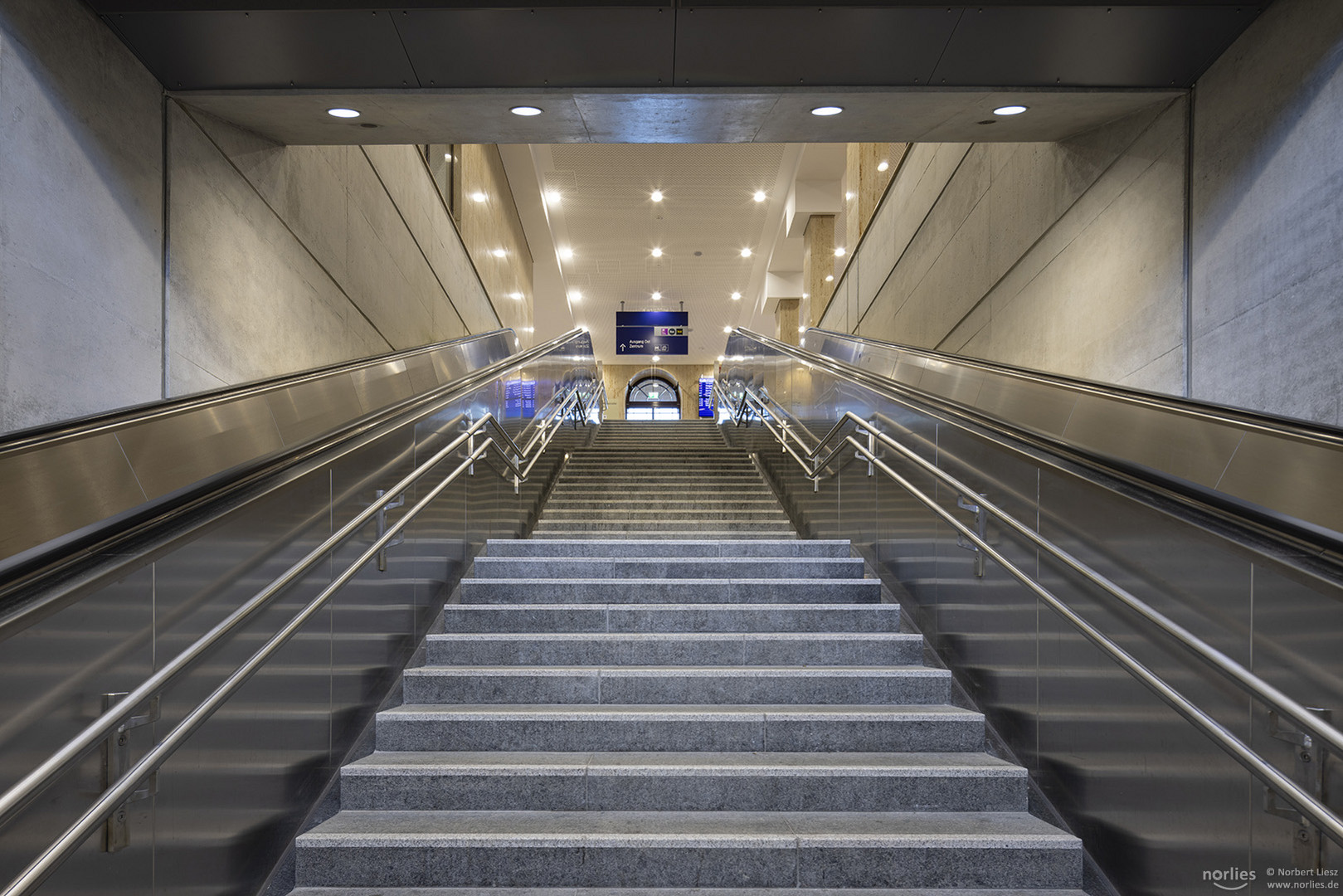 Treppen am Augsburger Hauptbahnhof