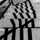 TREPPEN ~ GELÄNDER ~ SCHATTEN ~ WURF