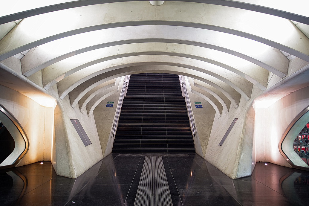 Treppenaufgang Im Bahnhof