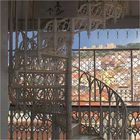 Treppenaufgang im Elevator de Santa Justa mit Blick auf Lissabon [RELOAD]