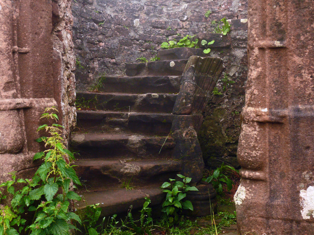 Treppenfragmente Burgruine Hohenbourg/F