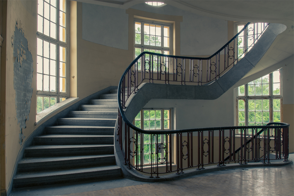 Treppenhaus des Haus der Offiziere in Wünsdorf bei Zossen 2