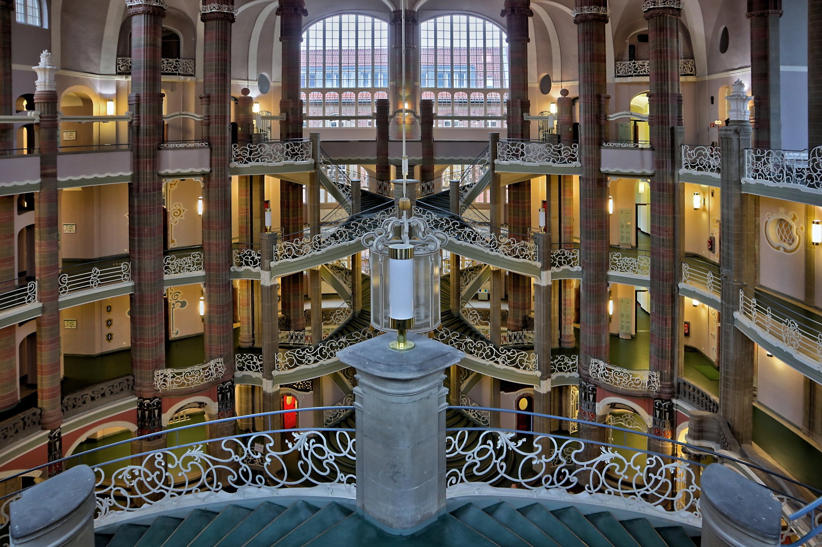 Treppenhaus Im Amtsgericht Mitte 04 Foto Bild Dokumentation Berlin Architektur Bilder Auf Fotocommunity