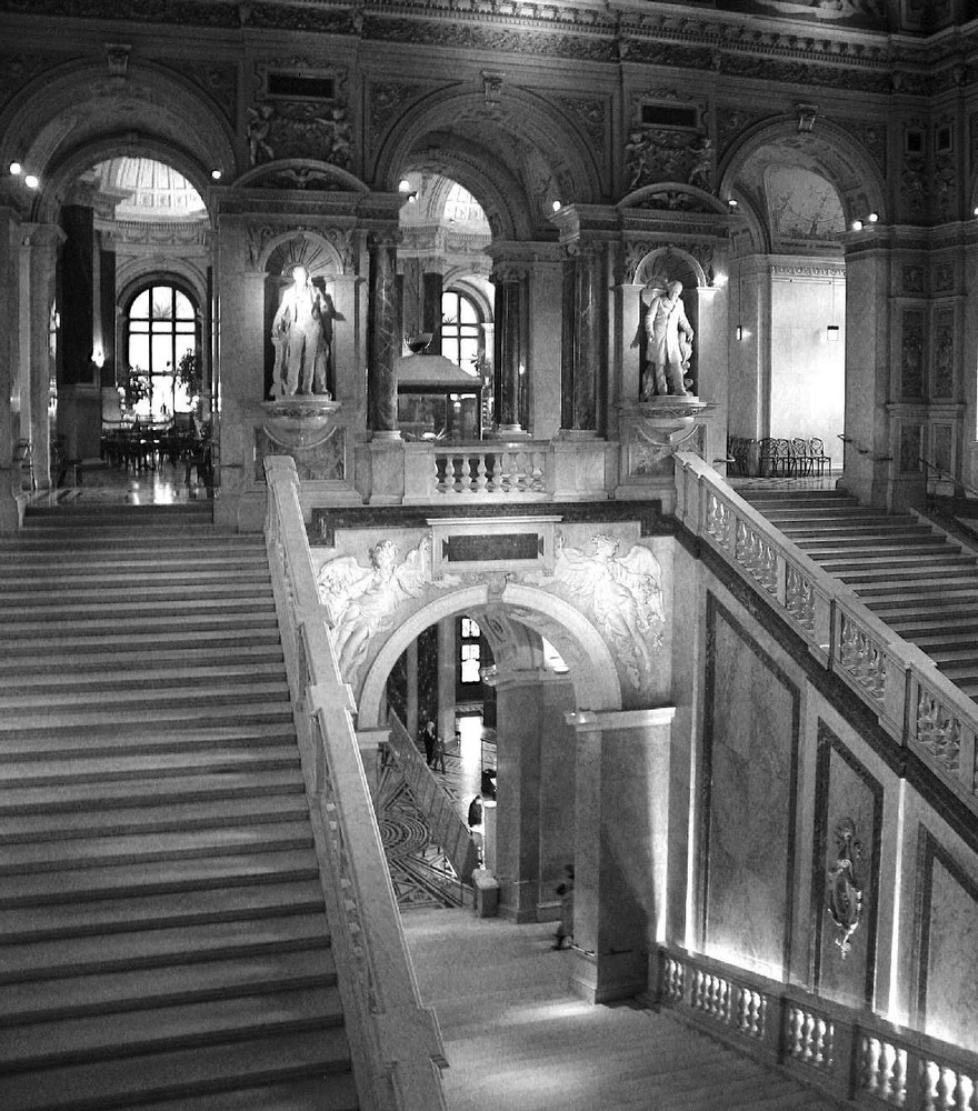 Treppenhaus im Museum Naturwissenschaftlichen Museum in wien