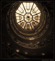 Treppenhaus in den Vatikanischen Museen