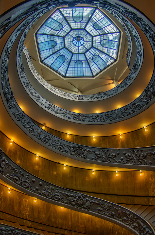 Treppenhaus in den Vatikanischen Museen