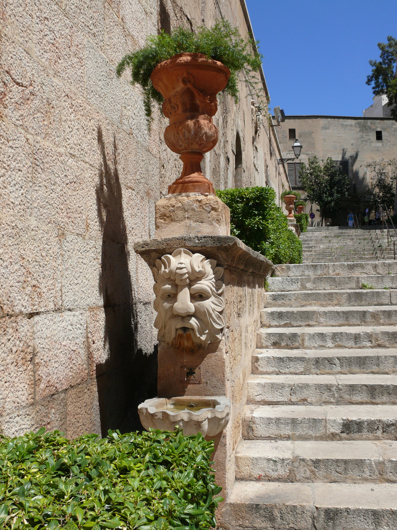 treppenimpression in der altstadt von palma de mallorca-juni 2013