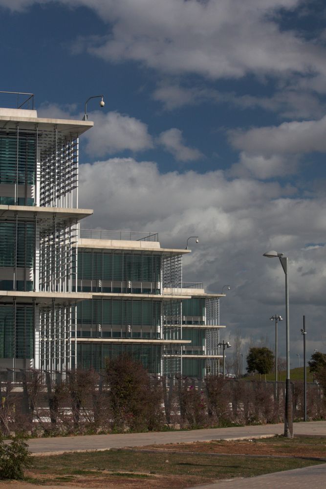 tres edificios de oficinas