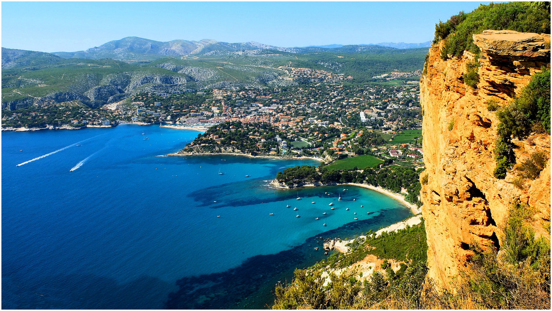 Très haute vue sur Cassis !