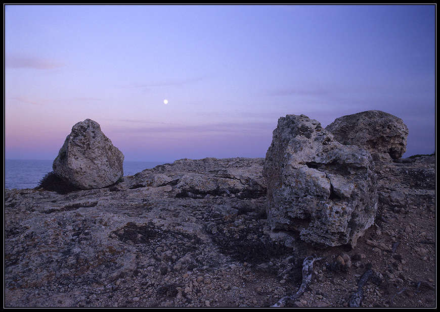 Tres Roques y la Luna