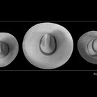 tres sombreros