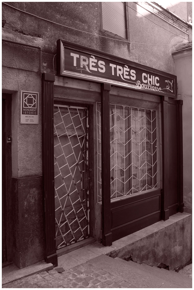 Très très chic