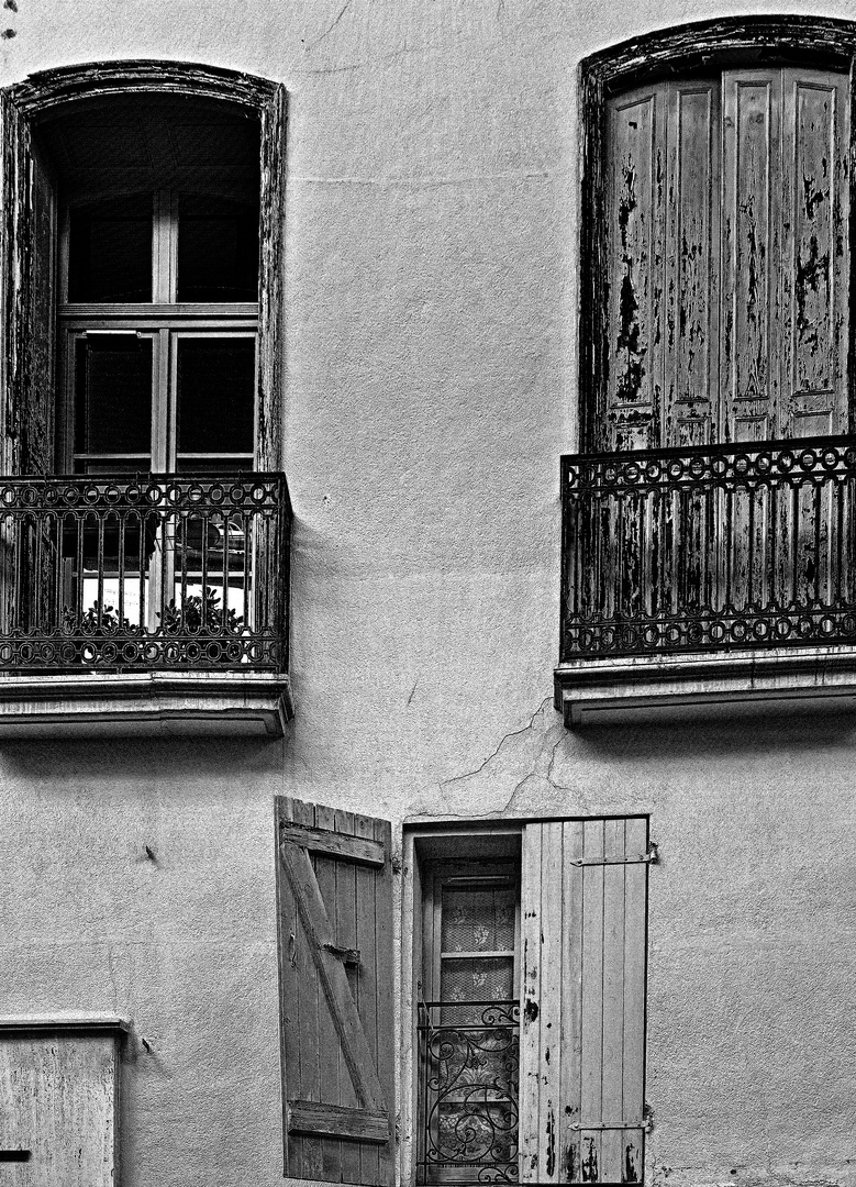 Tres Ventanas y una Caja