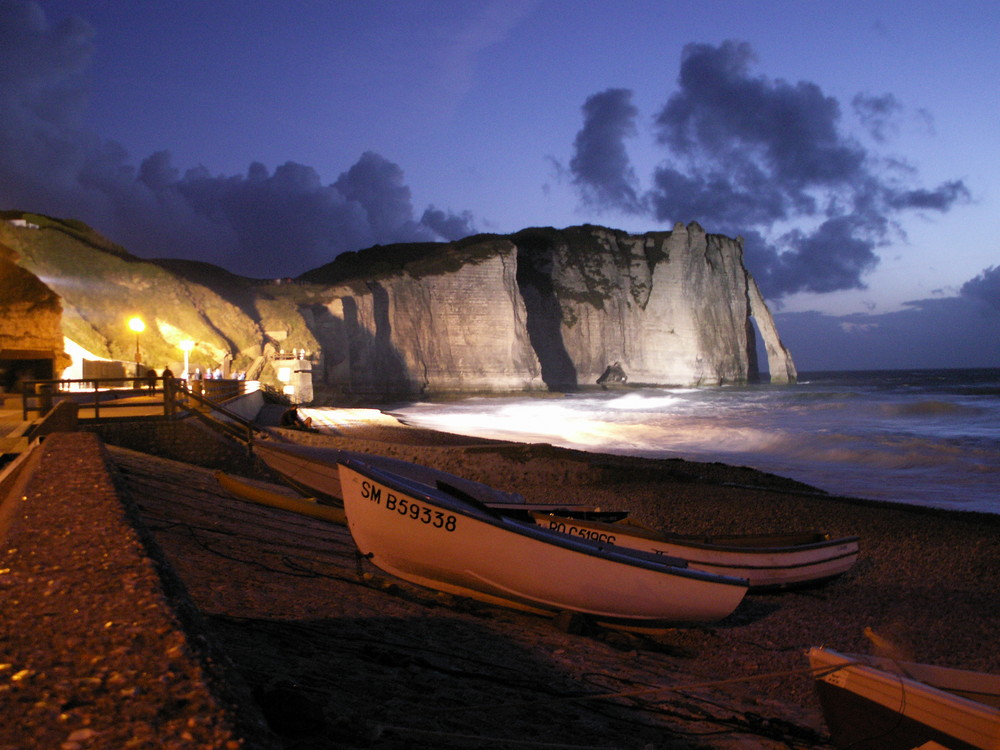 Ètretat bei Nacht