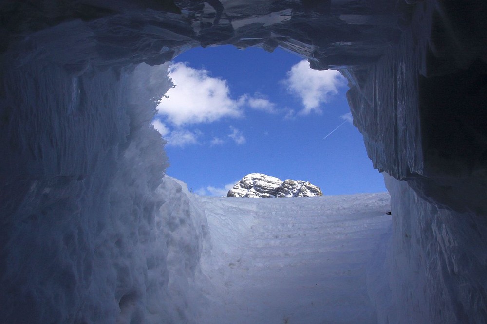 Treten Sie ein in den Eispalast am Dachstein!